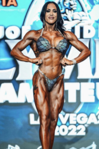 IFBB Pro Elizabeth Nieder
